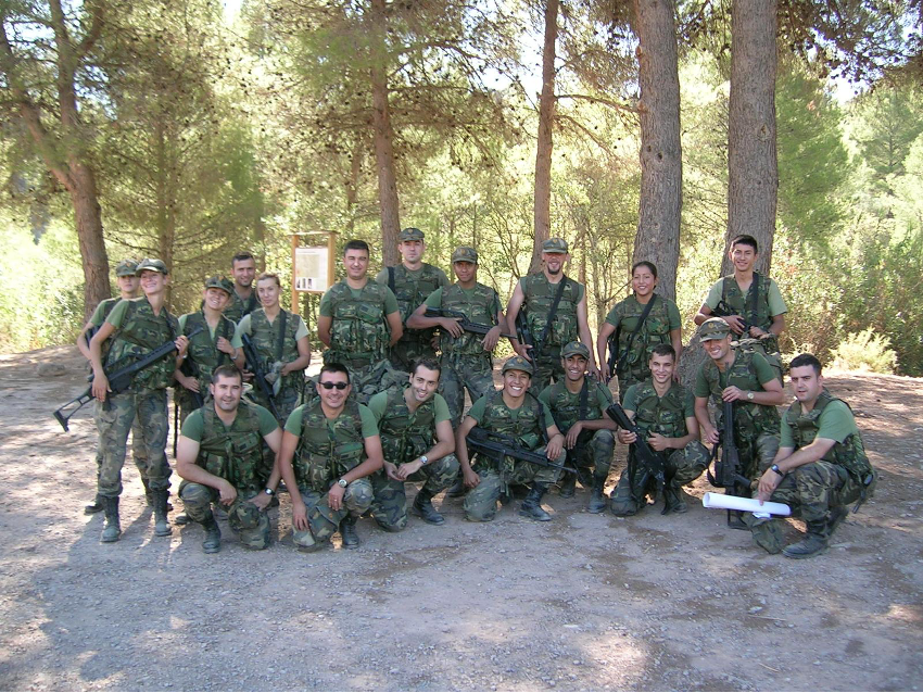 El acueducto de Peña Cortada es, sin duda, la joya de la Ruta del Agua y un testimonio del genio de los romanos. Se cree que fue construido en el siglo I d.C. para transportar agua desde la Sierra del Remedio, en Chelva, hasta las ciudades costeras, probablemente Sagunto. 
