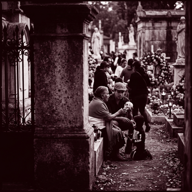 Los muertos detrás de la&nbsp;columna